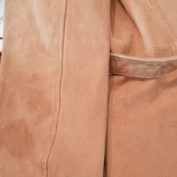 ๐ FREE GIFT INCLUDED ๐ NWOT Llama Fur Collar Suede Fall/Spring Jacket w/ Belt. - Picture 10 of 15